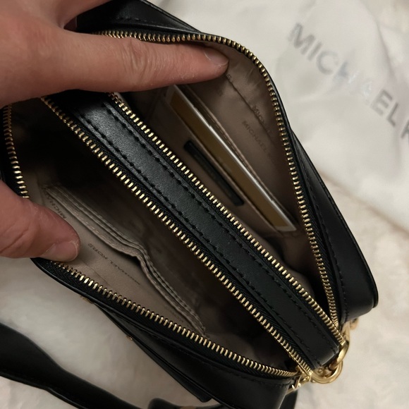 💕 Michael Kors Small Pocket Studded Leather Camera Bag in Admiral Black - Picture 11 of 16